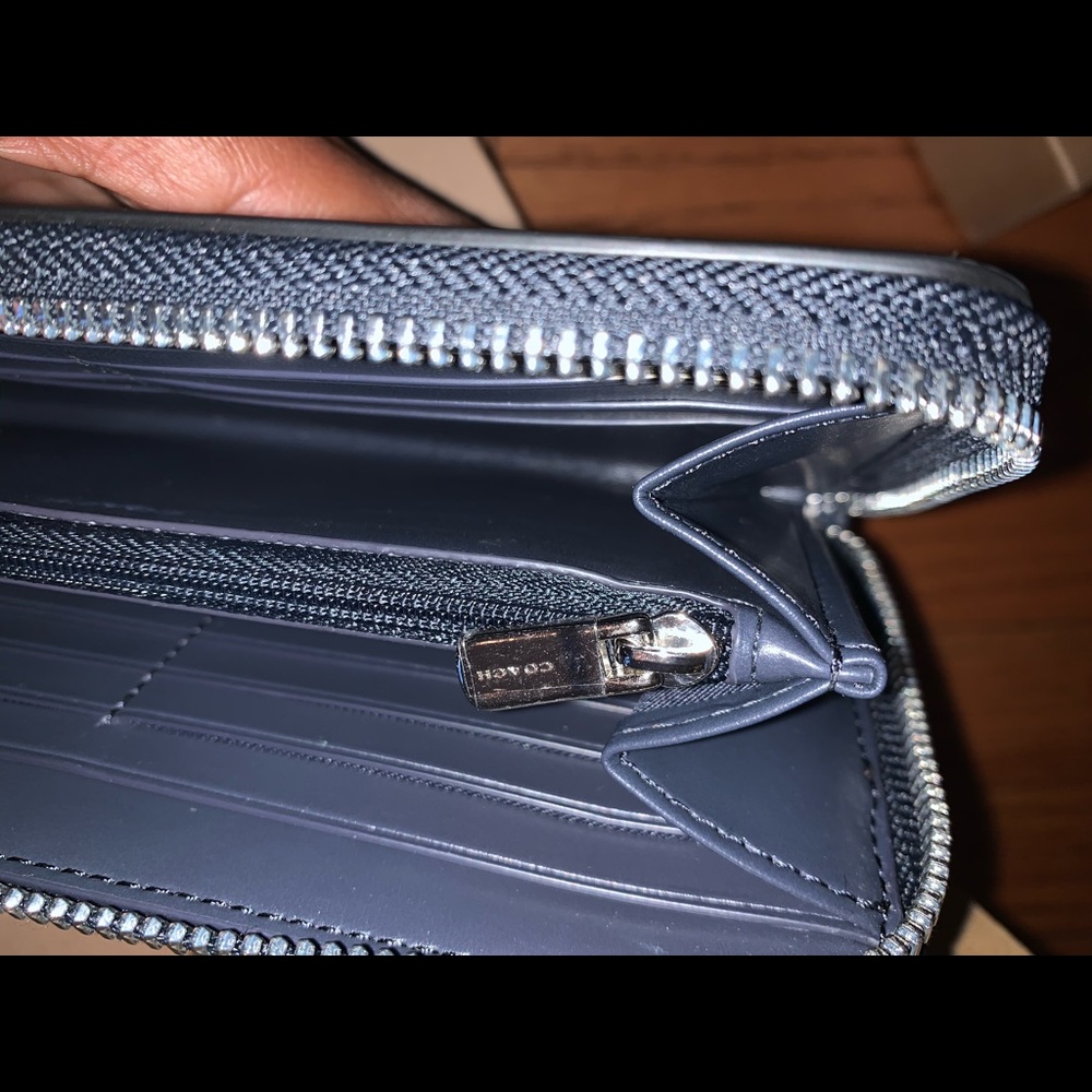 NEW Coach Wallet - Picture 8 of 8